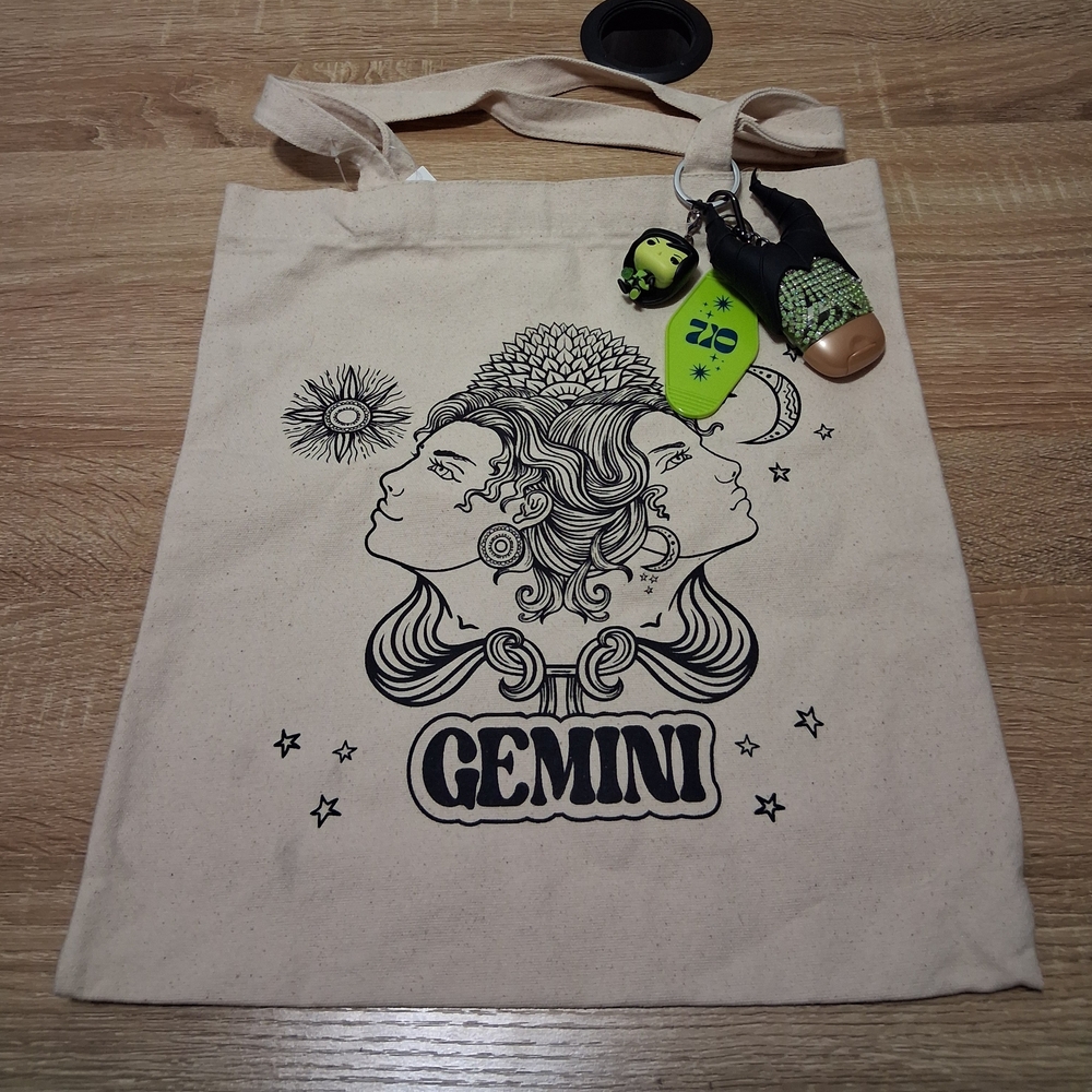 Gemini Beige Tote Bag with Keychains Included